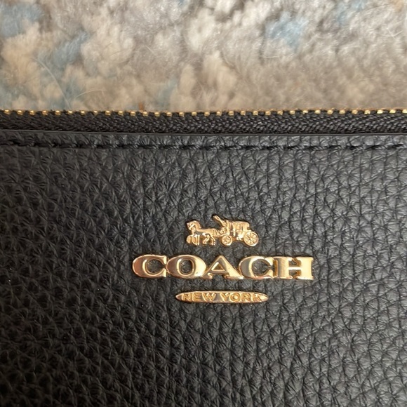 🦄 EUC Coach wristlet - Picture 2 of 7